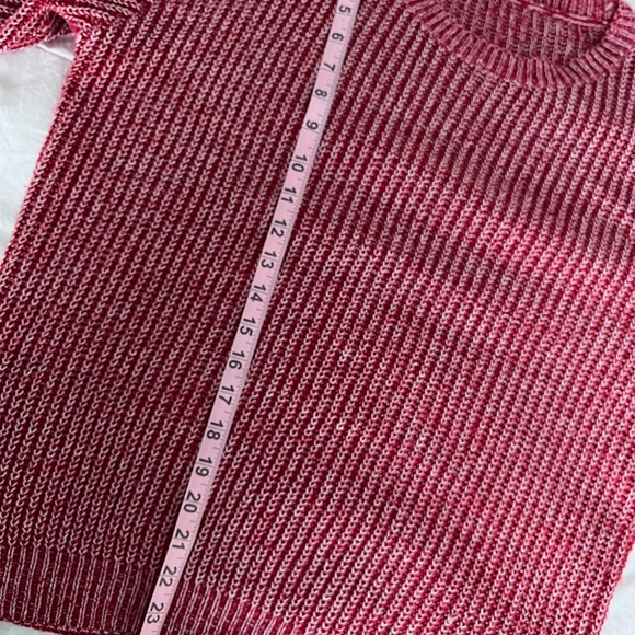 Women's red heart sweater, size small - Picture 8 of 8